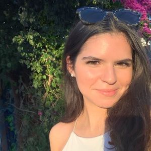 Meet your Posher, Alexis
